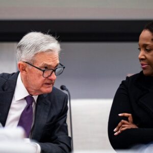 Trump vyhlasuje vojnu Fedu, čím pripravuje pôdu pre titánsky boj o najdôležitejš...