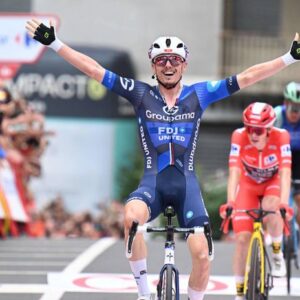 Víťazný šprintérsky dojazd: Gaudu ovládol tretiu etapu Vuelty