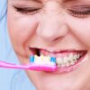 Najväčšiu chybu pri čistení zubov robí množstvo ľudí. Pritom je extrémne jednodu...