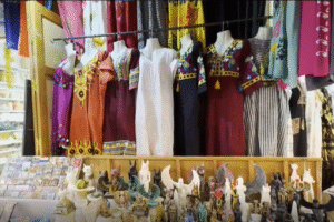 V Egypte na turistov číhajú pouliční predajcovia.