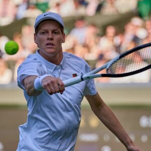 Sinner hrá ako počítač, súperovi nedá dýchať