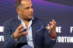 Prečo by banky mali využívať AI nielen pre bohatých – a budovať finančný systém ...