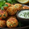 Vegánske cícerové guľky köfte s čerstvým mätovým jogurtom