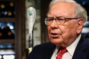 Warren Buffett a poprední generálni riaditelia tvrdia, že vysokoškolský diplom n...