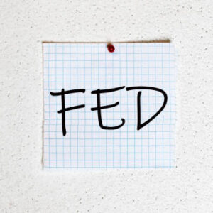 Opatrné obchodovanie pred prejavom Powella; Dolár si drží prevahu. Opatrné obchodovanie pred prejavom Powella; Dolár si drží prevahu.