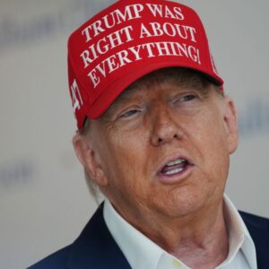 Trump tvrdí, že Intel súhlasil s tým, že vláde odovzdá 10 % výrobcu čipov. ̶...