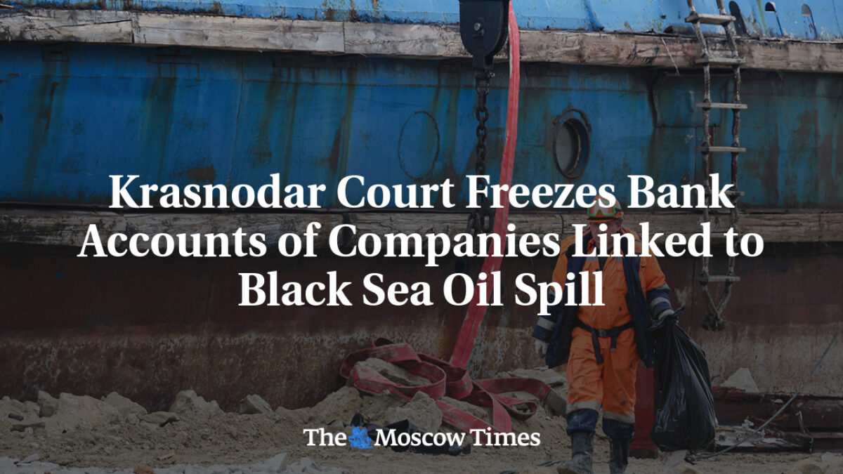 Krasnodarský súd zmrazil bankové účty spoločností spojených s únikom ropy v Čiernom mori