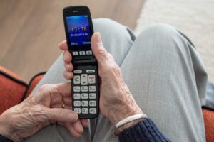 Nové spôsoby, akými podvodníci okrádajú seniorov.