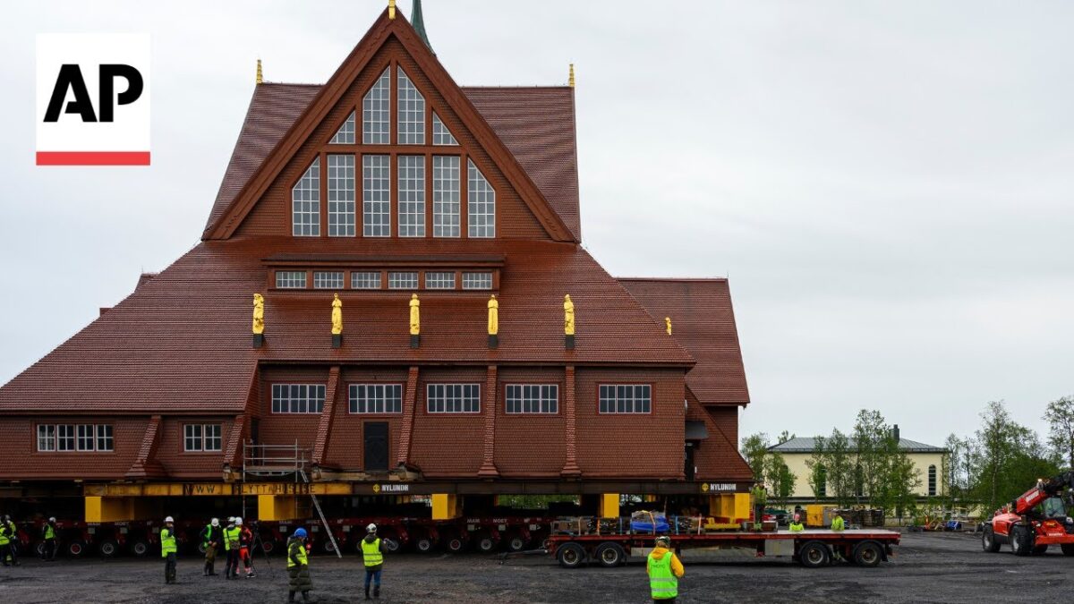 Švédsko presúva historický kostol Kiruna predtým, ako ho pohltí železná baňa