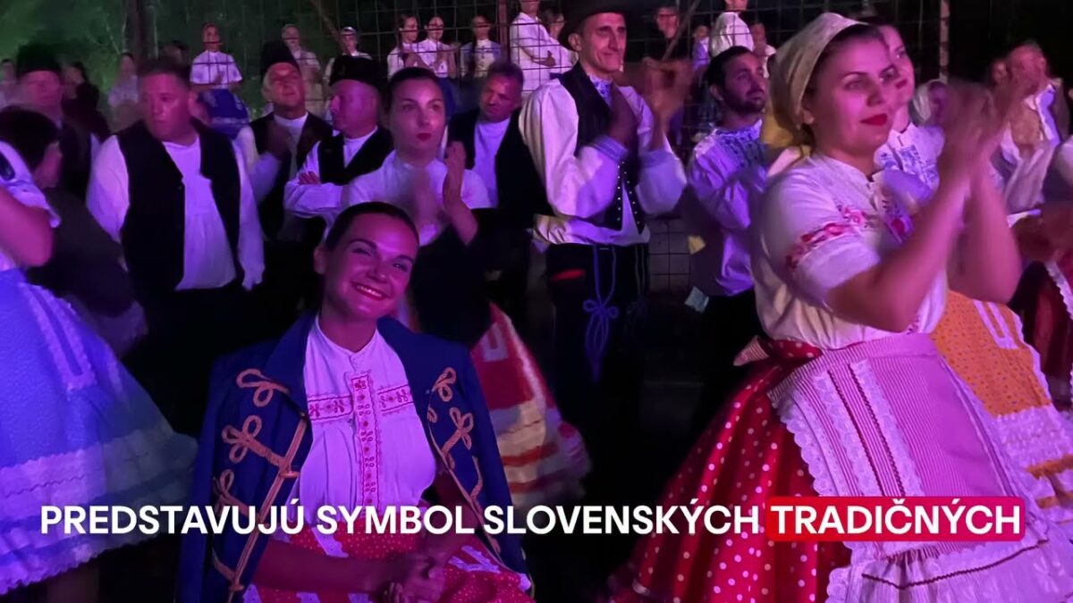 Z. MATEJIČKOVÁ : TAKTO VYZERÁ SKUTOČNÉ SRBSKO A SLOVENSKÉ NÁRODNÉ SLÁVNOSTI V BÁČSKOM PETROVCI