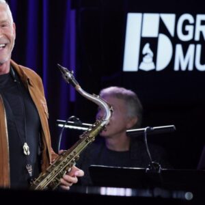 Chronicky meškajúci let odstavený v Boise podnietil jazzovú kapelu k hraniu pria...