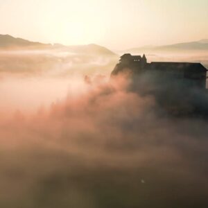 Oravský hrad: Včerajší východ slnka nad Oravským hradom @sledovatelia Na Orave d...