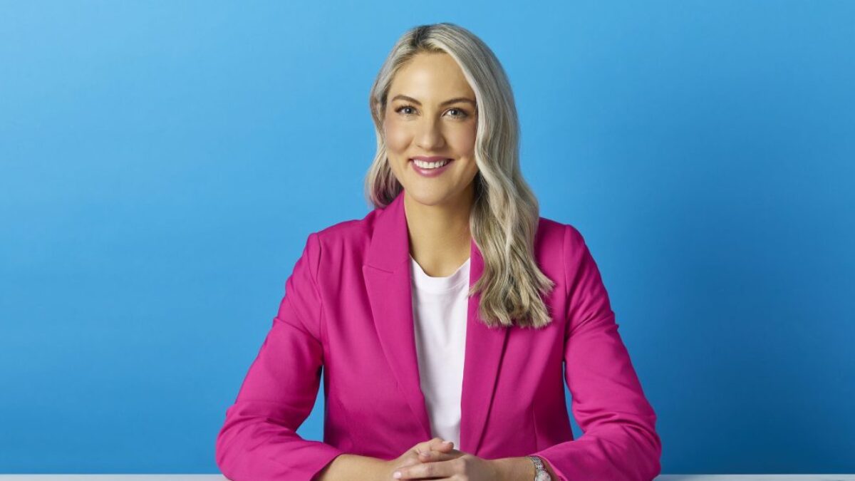 Vedkyňa zaoberajúca sa zdravím čriev z generácie mileniálov a zakladateľka zvláda 5 zamestnaní a 2 deti – má „prísny“ kávový rituál a prisahá na každodenný zvyk konzumovať čerstvé ovocie za 20 dolárov.