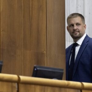 Minister K. Šaško sa oboznamuje s analýzou mRNA vakcín.