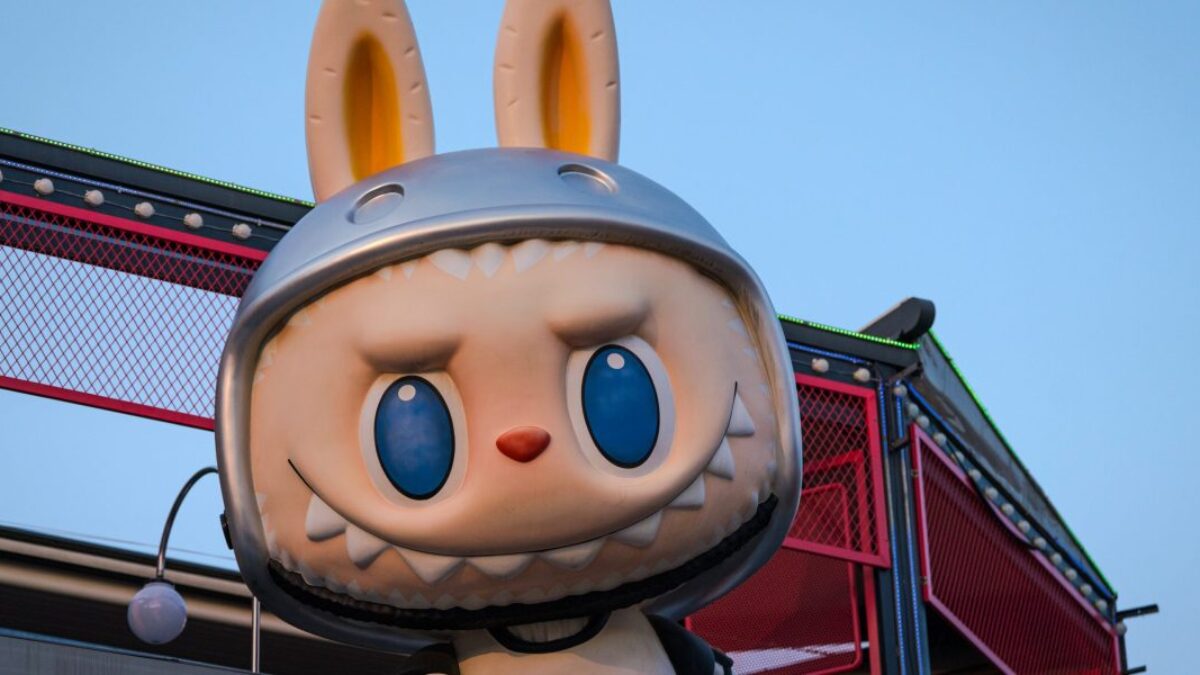 Akcie spoločnosti Pop Mart prudko stúpli o 11 %, keďže generálny riaditeľ ohlásil novú mini figúrku Labubu.