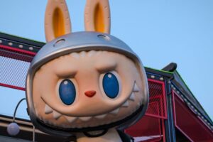 Akcie spoločnosti Pop Mart prudko stúpli o 11 %, keďže generálny riaditeľ ohlási...