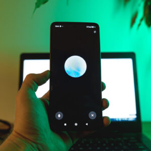 Používatelia ChatGPT sa sťažujú na stratu štandardného hlasového režimu