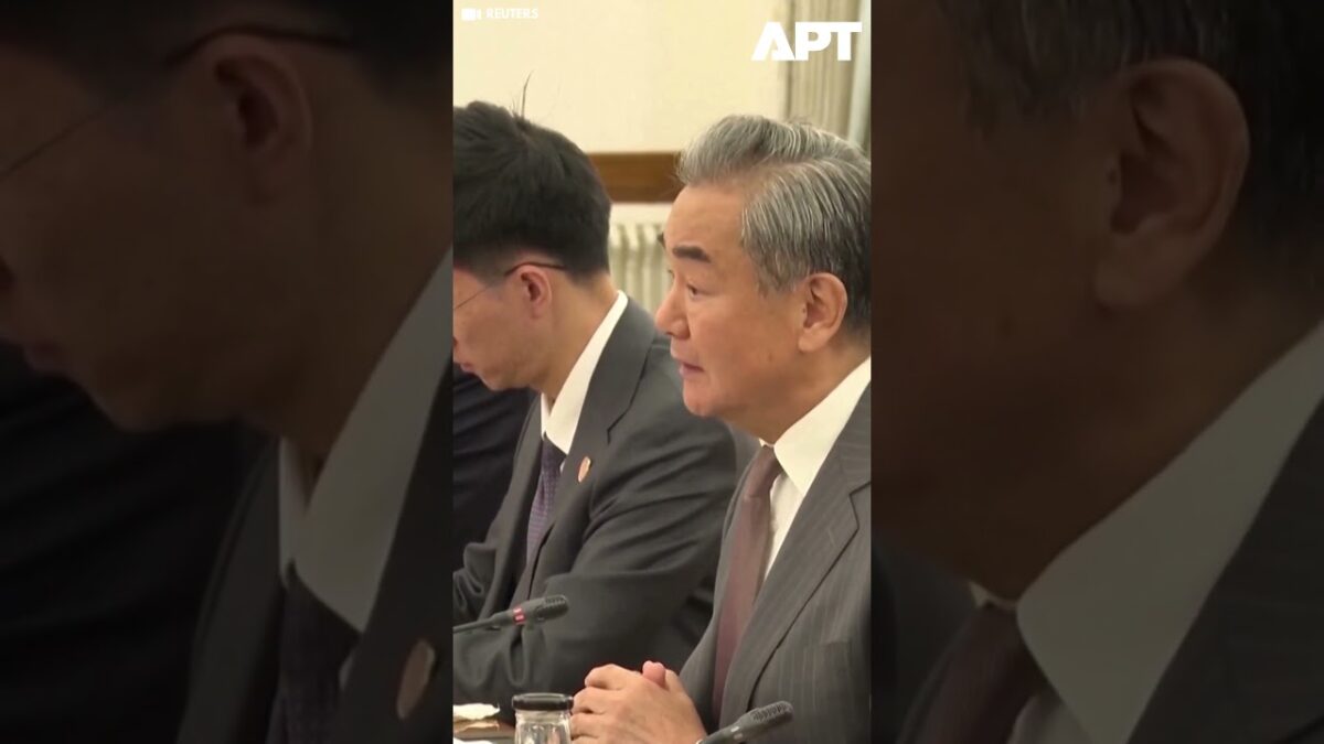 India a Čína rokujú o hraniciach v New Delhi pred summitom SCO.