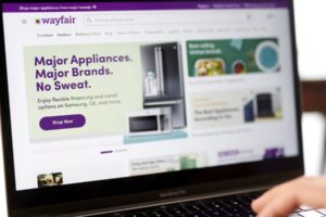 GettyImages-1231356278-e1755550966852.jpg Finančný riaditeľ Wayfair tvrdí, že predajcovia na trhovisku spoločnosti s objem...