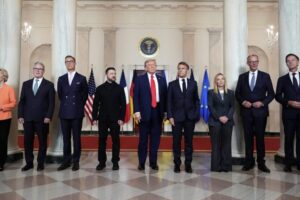 Trump a Zelenskyj v Bielom dome rokujú s európskymi lídrami.