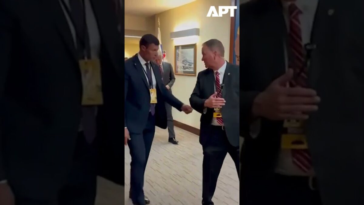 Putin sa usmieva po stretnutí s Trumpom o vojne na Putin sa usmieva po stretnutí s Trumpom o vojne na Ukrajine na Aljaške.