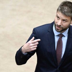 PS kritizuje postoj premiéra R. Fica k samitu Trumpa s Putinom.