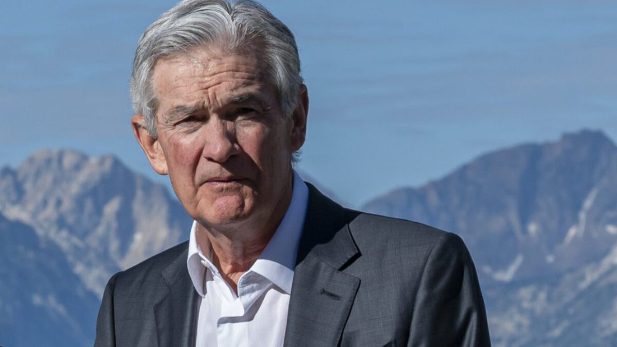 Trhy stále započítavajú zníženie sadzieb v septembri, ale Powell v Jackson Hole nemusí byť signál, ako sa kedysi verilo.