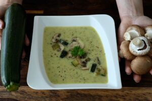 Táto cuketová polievka s hubami je balzam na môj žalúdok!