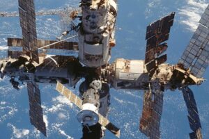 Kozmonaut uviazol na obežnej dráhe kvôli zániku ZSSR. Na Zem Kozmonaut uviazol na obežnej dráhe kvôli zániku ZSSR. Na Zem sa vrátil takmer po...