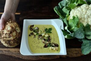 Zdravá karfiolová polievka – najlepšie recepty a príprava!