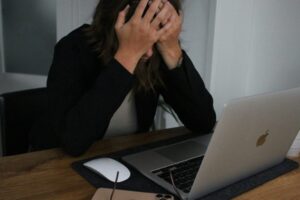 Poraď sa so svojím lekárom alebo právnikom ohľadom tvojej konkrétnej situácie.