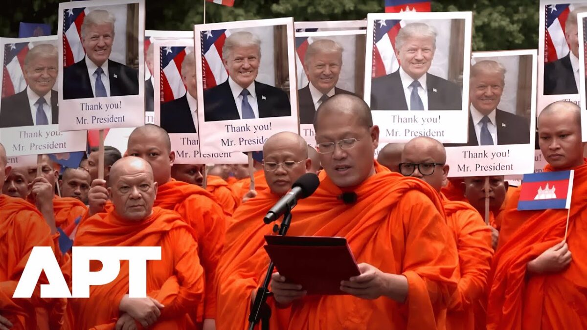 Budhistickí mnísi podporujú Trumpa na Nobelovu cenu mieru po prímerí Kambodže a Thajska.
