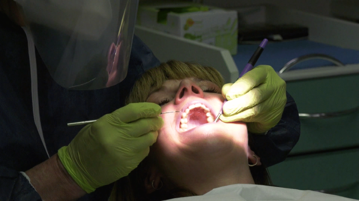 zuby-hygiena-zubar-dentalna-vysetrenie-1019x573.png Zubári v Žilinskom kraji ošetria zadarmo ľudí s nedostatkom financií.