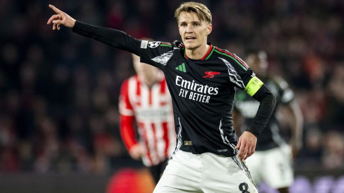 Kapitán Arsenalu na odstrel? Legenda vyzýva na výmenu! Kapitán Arsenalu na odstrel? Legenda vyzýva na výmenu!