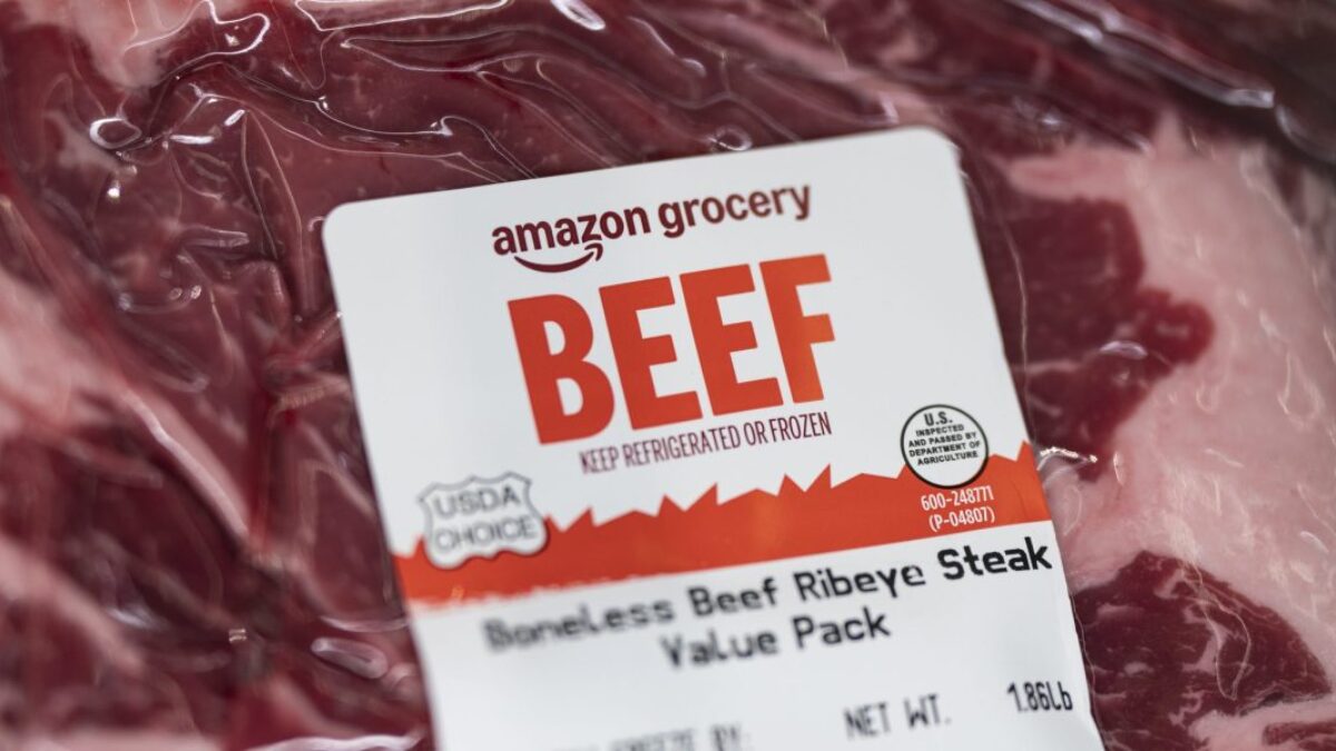 Amazon sa už desaťročia snaží prelomiť dominantné postavenie Walmartu v oblasti potravín, zatiaľ s obmedzeným úspechom. Rozsiahla expanzia nákupov v ten istý deň by to mohla zmeniť.