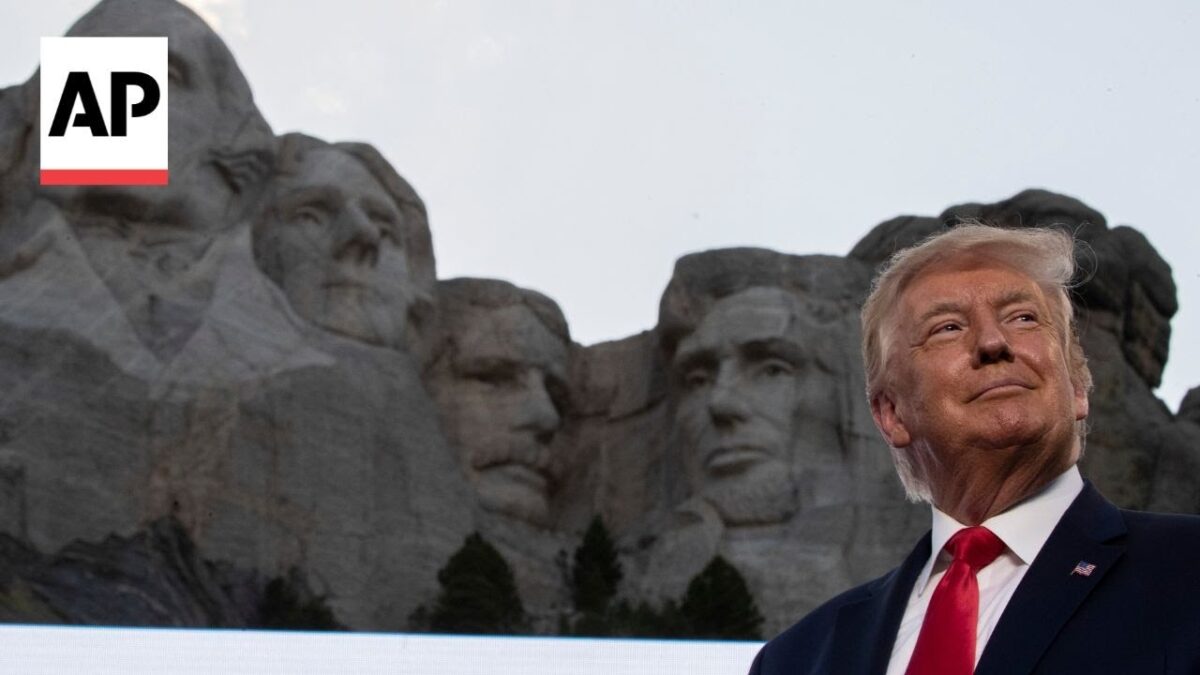 Republikáni navrhujú nápady na uctenie si Trumpa: Od 100-dolárovej bankovky po Mount Rushmore