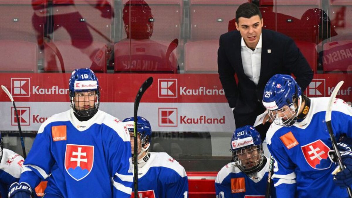 Debakel: Slovenskí juniori podľahli Švédsku na Hlinka Gretzky Cupe.