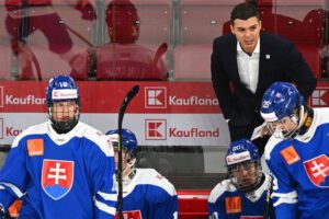 Debakel: Slovenskí juniori podľahli Švédsku na Hlinka Gretzky Cupe.