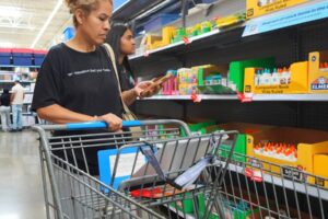 Nákupy pred začiatkom školského roka sa menia na obchádzanie čínskych ciel, lebo...