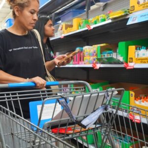 Nákupy pred začiatkom školského roka sa menia na obchádzanie čínskych ciel, lebo...