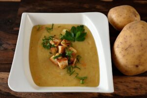 Najchutnejší recept na polievku vôbec: Nórska zemiaková polievka!