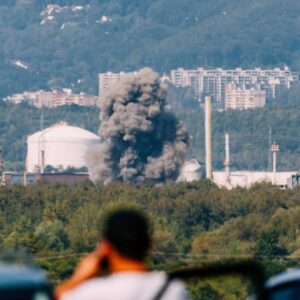 Zložité odpálenie leteckej bomby v Litvínove. Bágrista sa druhýkrát narodil.