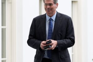 Štátny dlh dosiahol rekordných 37 biliónov dolárov, o roky skôr, ako predpoklada...