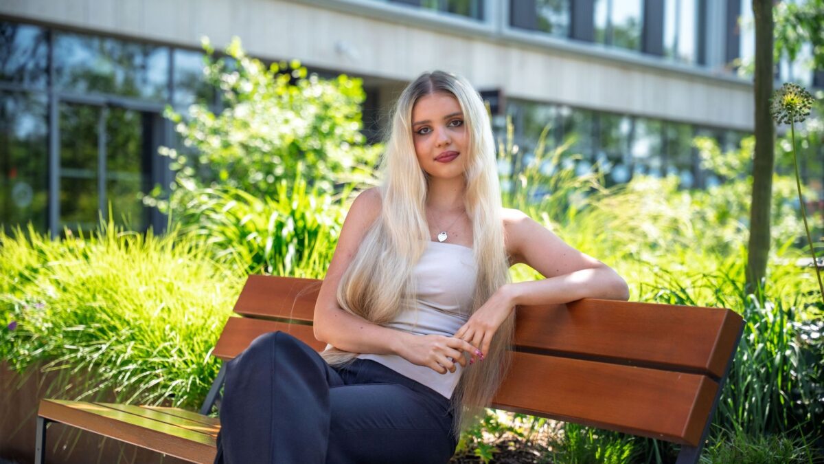 Hlavné je nebáť sa, hovorí mladá vedkyňa. Mieri medzi nobelistov na prestížnu univerzitu.