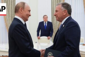 Trumpov vyslanec Steve Witkoff sa stretáva s Putinom kvôli mierovým rokovaniam R...