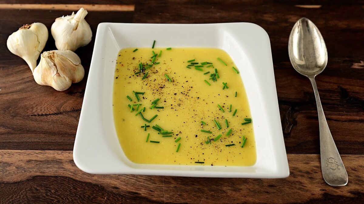 Znížte riziko srdcovo-cievnych ochorení s touto cesnakovou polievkou!