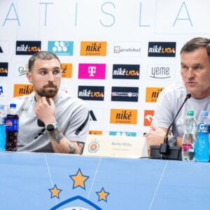 Weiss „vypnutý“ proti Kajratu: Tlačovka bez trénera Slovana