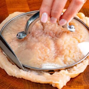 Geniálny trik na prípravu kuracích pŕs, ktorý by mal poznať každý.