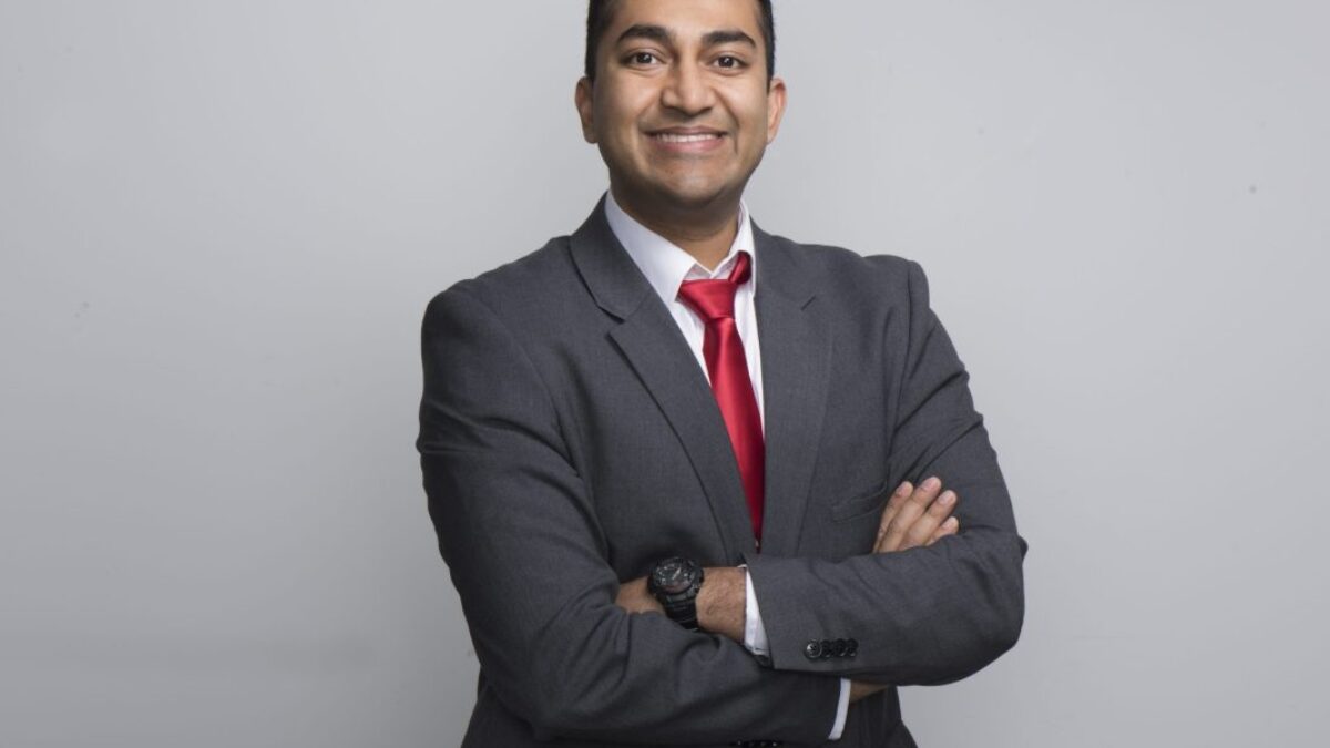 Prepustený regulátor pre vakcíny Vinay Prasad sa vráti do FDA.