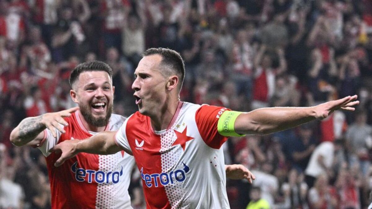 Suverénna Slavia so Schranzom. Trio Slovákov v drese Slovácka obralo favorita o body